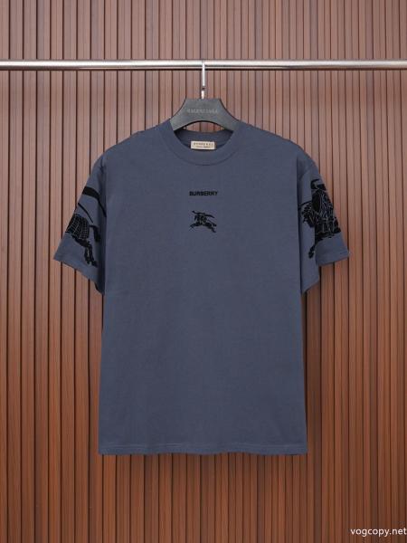 コピー 品 ブランド春先に注目を集める 最新で完売確実 TOPセラー賞BURBERRY半袖Tシャツ 0 