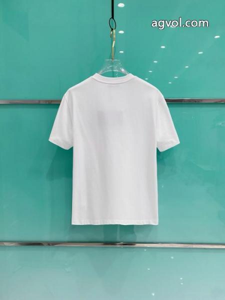 激安新作 最旬のスタイル 人気高いアイテム半袖TシャツBURBERRYブランド コピー 専門店 1