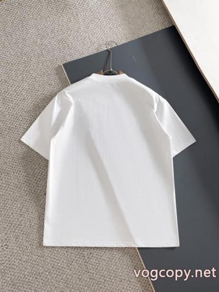 バーバリー半袖Tシャツ2026春のファッショントレンドはこれ 国内配送ギフトにも 雑誌登載商品激安 通販 ブランド 1