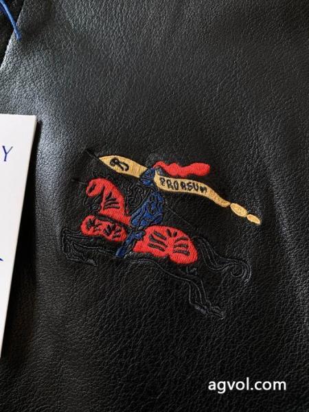 ブランド コピー 安心ジャケットBURBERRYロゴが印象的 数量限定 VIP価格 今季トレンド 2