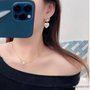 セレブ風  ヘルシー 抜け感重視 大人可愛いスタイルヴァレンティノアクセサリーコピー ブランド 優良.